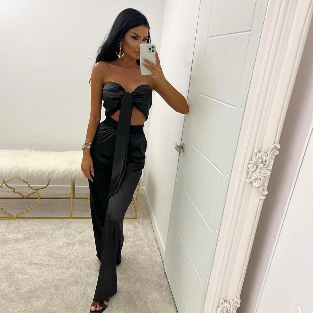 Alessandra Sets Black