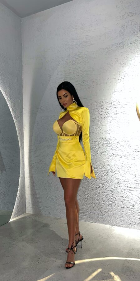 Alternative view of Set Abbi