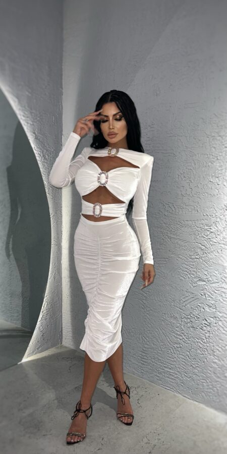 Alternative view of Rochie Monroe