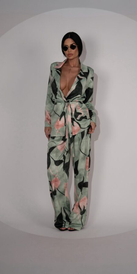 Alternative view of Set Selene